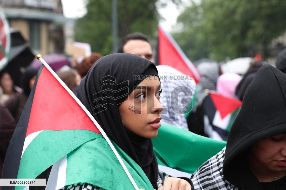 Anti-fascist rally for Clement Meric and Palestinian people - Paris