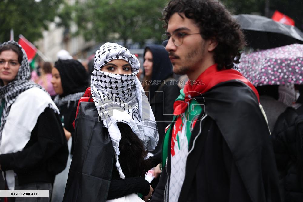Anti-fascist rally for Clement Meric and Palestinian people - Paris