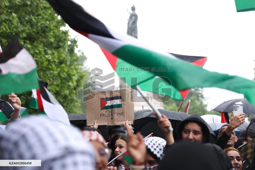 Anti-fascist rally for Clement Meric and Palestinian people - Paris