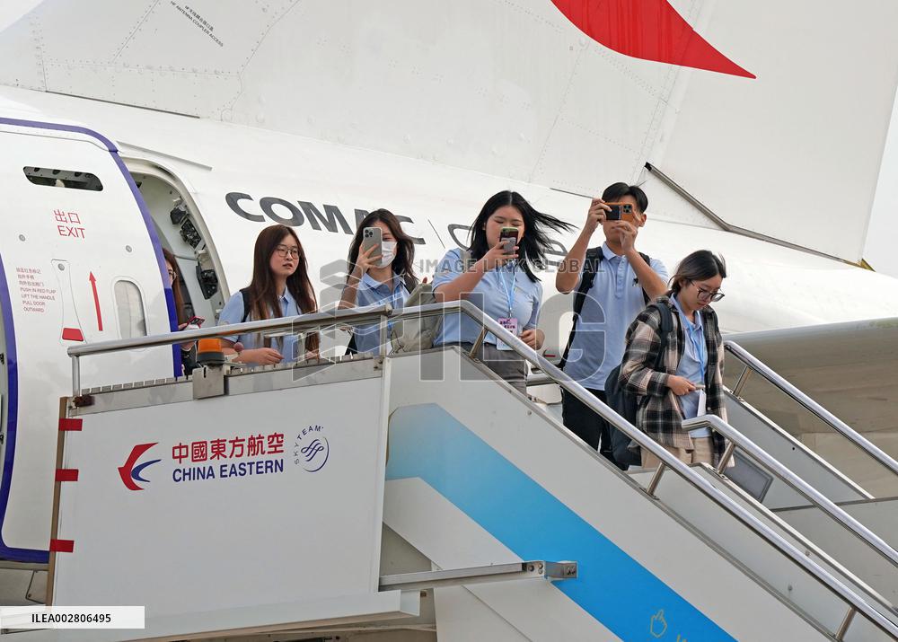 (FOCUS)CHINA-SHANGHAI-HONG KONG-C919-OVERSEAS COMMERCIAL CHARTERED FLIGHT (CN)