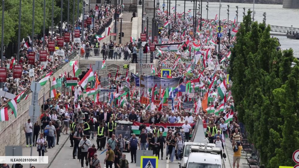Hungarian PM calls for peace in demonstration ahead of elections