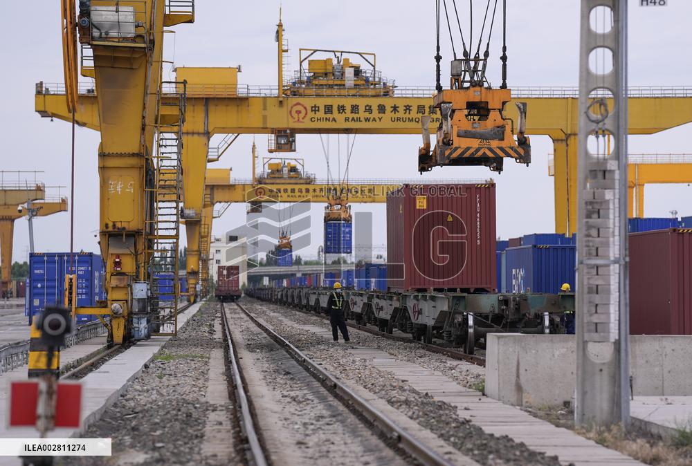 CHINA-XINJIANG-FREIGHT TRAINS (CN)
