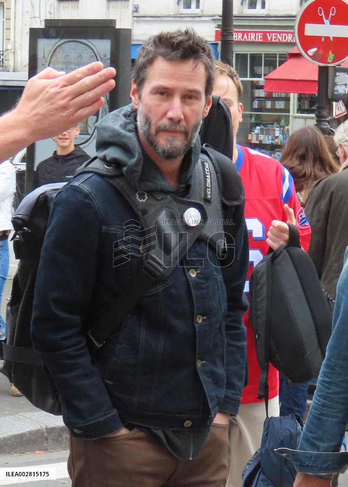 Exclu - Keanu Reeves Arrives At His Concert - Paris