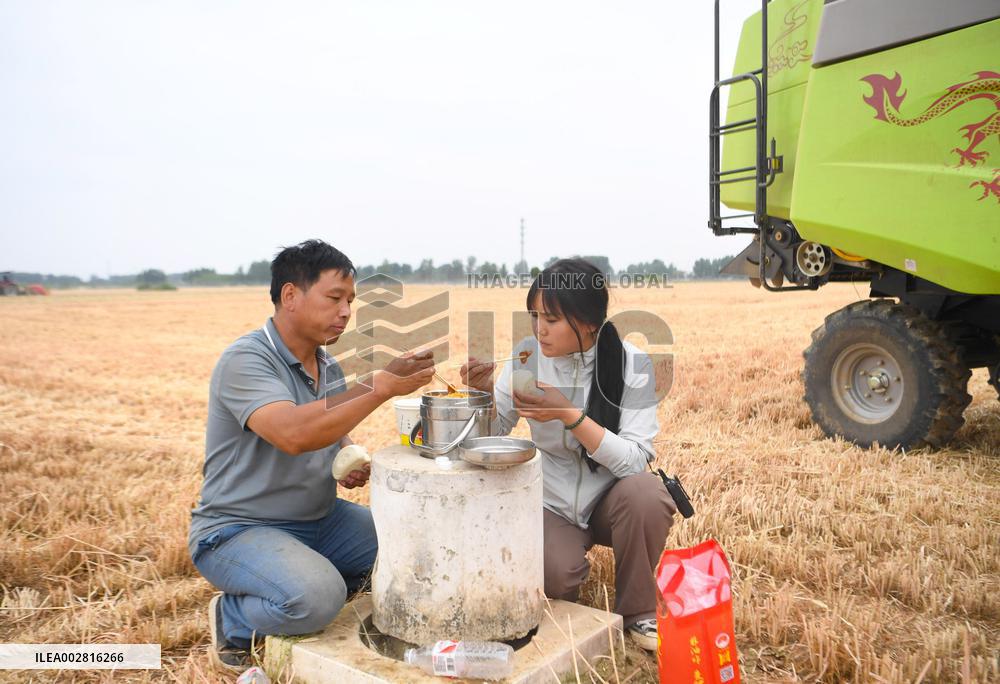 (HenanPixels)CHINA-HENAN-WHEAT HARVEST-DU MENGYUAN (CN)