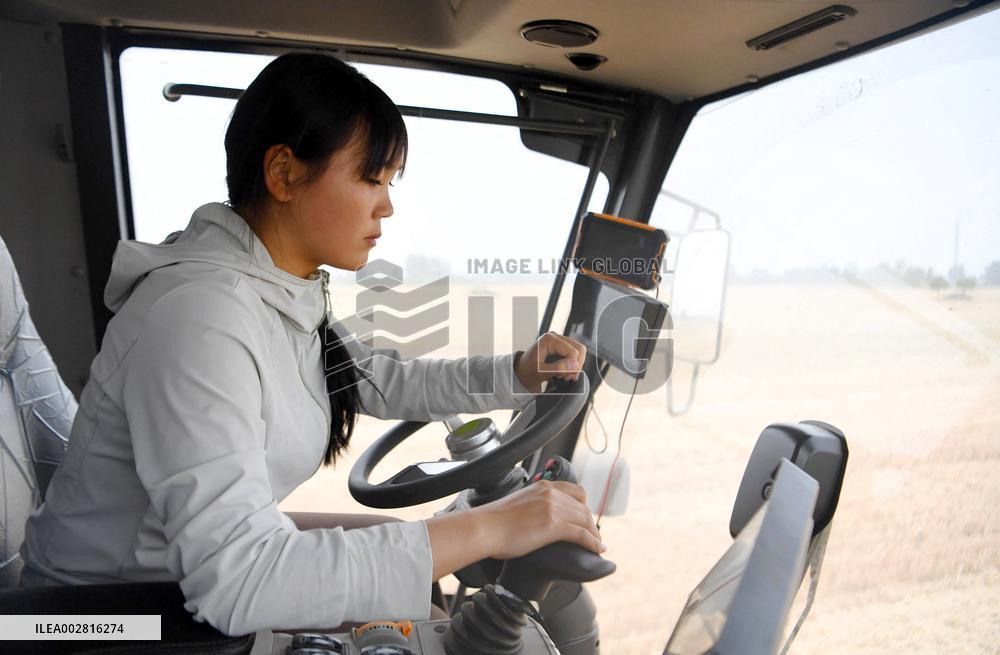 (HenanPixels)CHINA-HENAN-WHEAT HARVEST-DU MENGYUAN (CN)