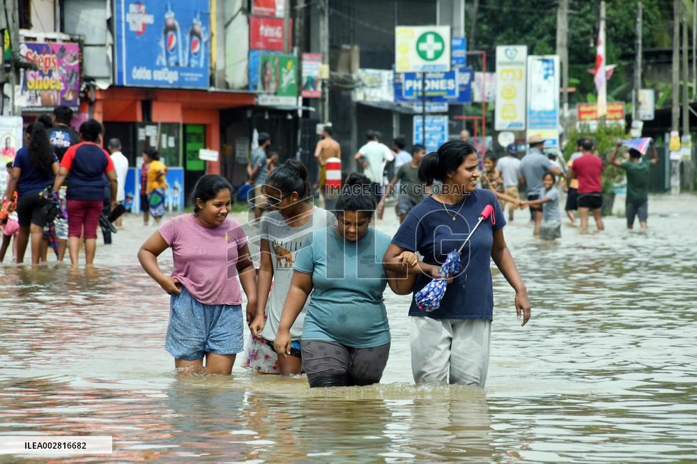 Sri Lanka Monsoon Floods Kill Seven People