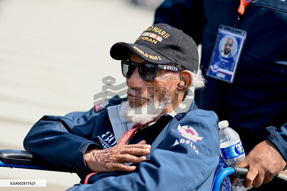 Brigitte Macron Welcomes Veterans - Deauville