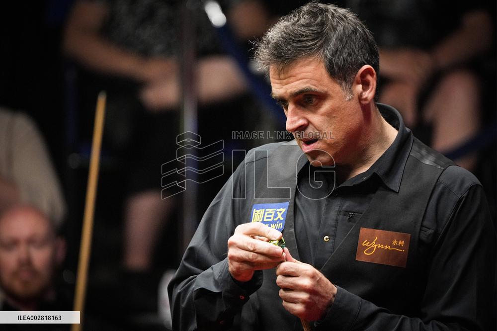 Snooker exhibition match betweeen Ronnie O'Sullivan and Gary Wilson