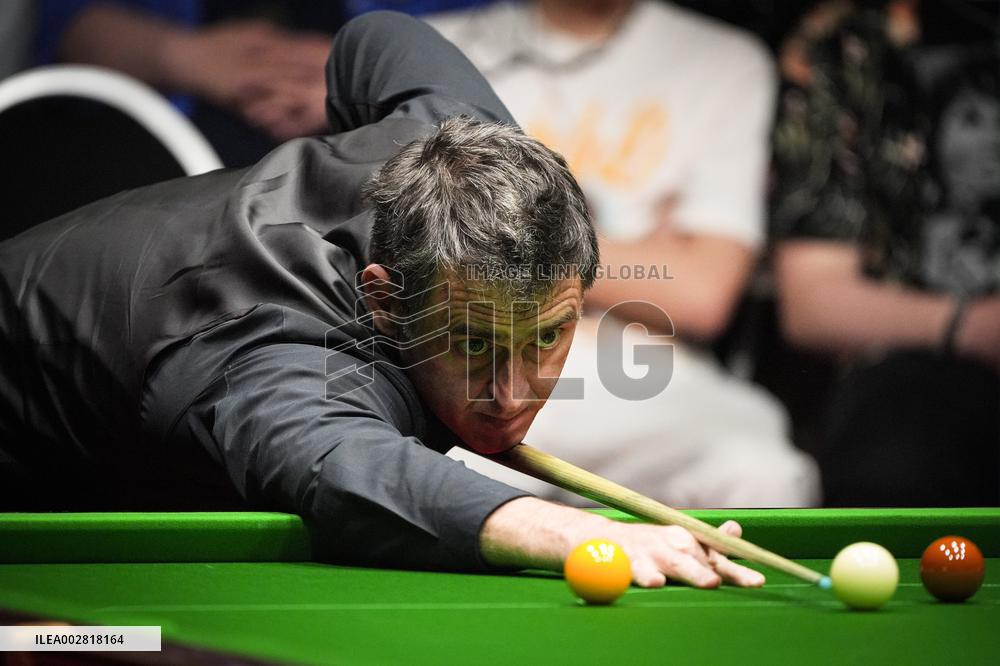 Snooker exhibition match betweeen Ronnie O'Sullivan and Gary Wilson