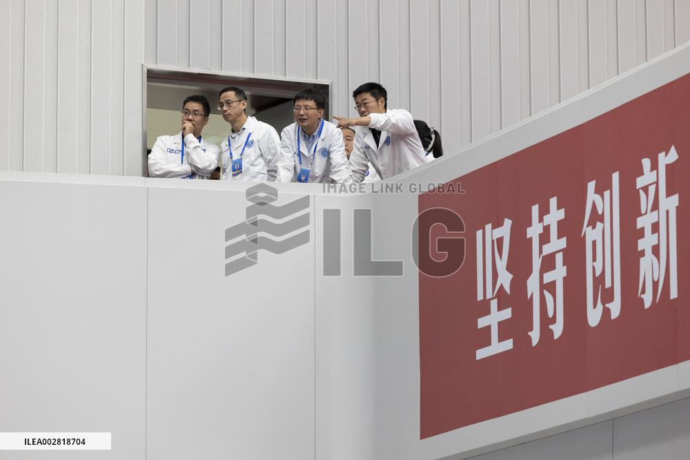 (EyesonSci)CHINA-CHANG'E-6-MOON-FAR SIDE-ASCENDER-LIFT-OFF (CN)