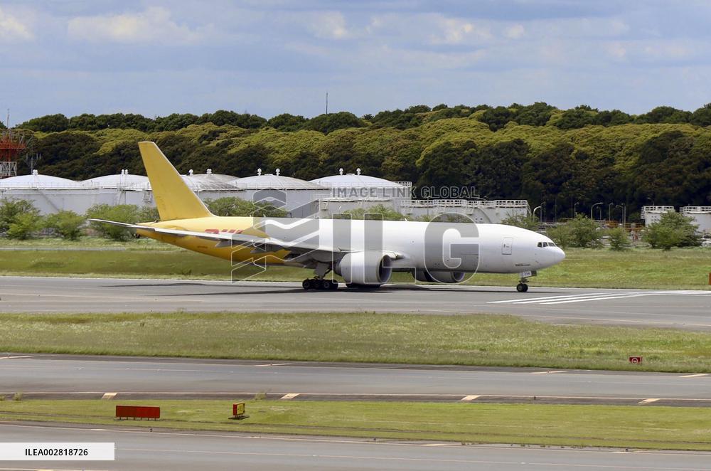Emergency landing by Polar Air Cargo plane
