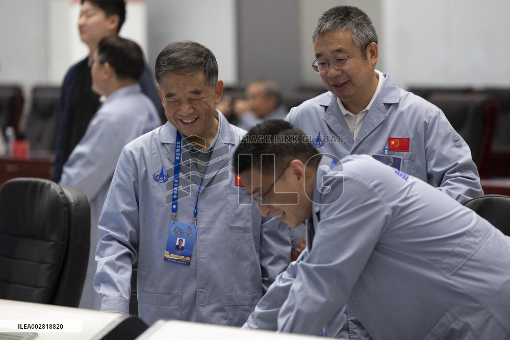 (EyesonSci)CHINA-CHANG'E-6-MOON-FAR SIDE-ASCENDER-LIFT-OFF (CN)