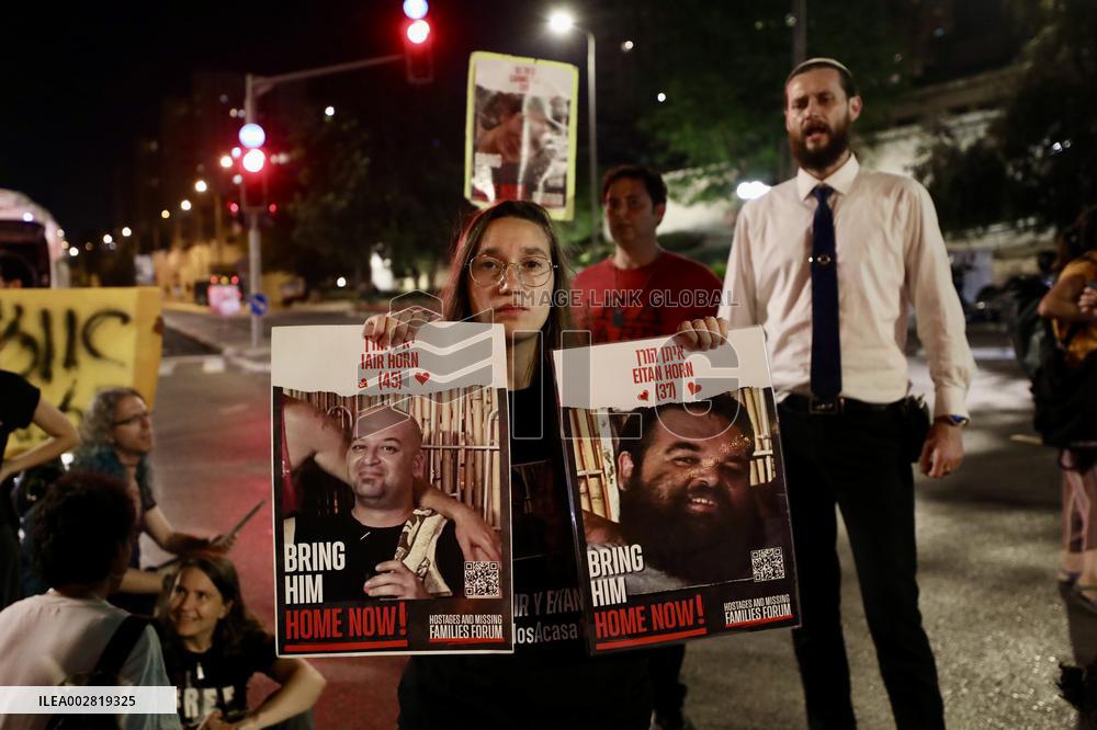 MIDEAST-JERUSALEM-DEMONSTRATION-HOSTAGES-RELEASE