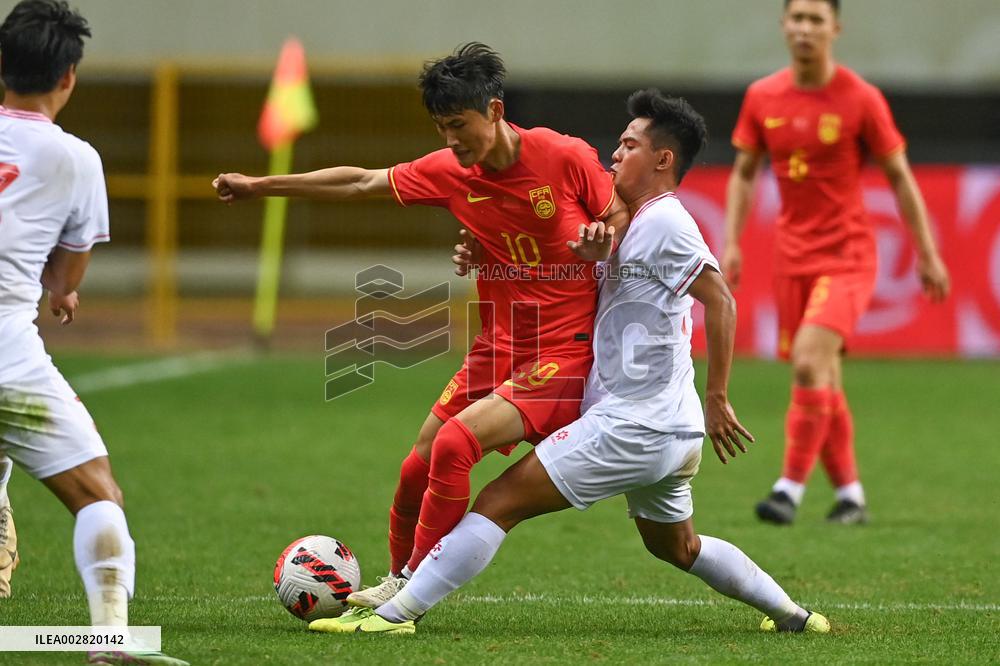 (SP)CHINA-SHAANXI-WEINAN-FOOTBALL-FRIENDLY MATCH-CHN VS VIE (CN)