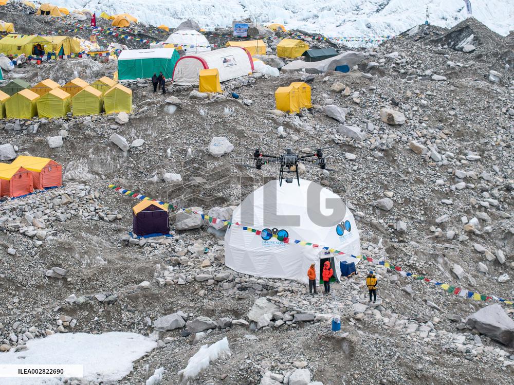 (FOCUS)NEPAL-MOUNT QOMOLANGMA-DJI-DRONE DELIVERY TESTS
