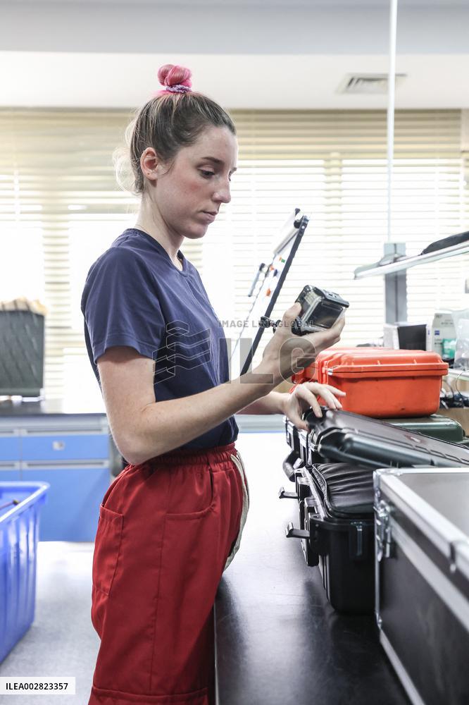 HainanOutlook | A deep bond between a French scientist and Chinese white dolphins