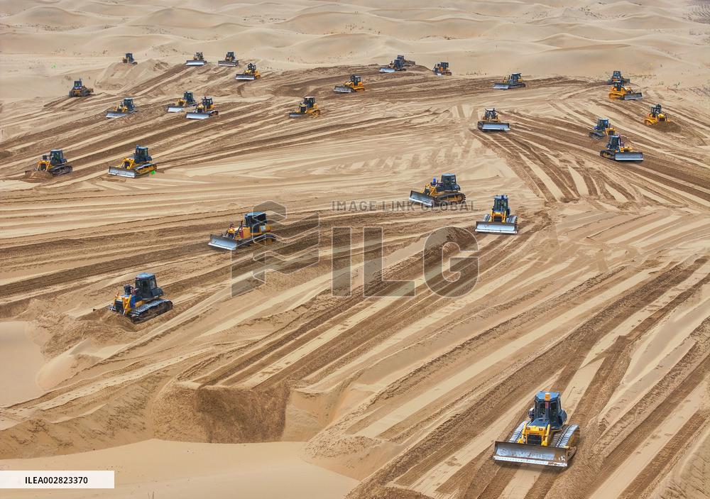 Xinhua Headlines: Innovation fortifies China's "green Great Wall" against desertification