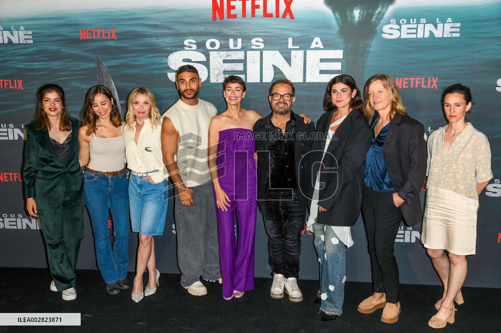 Sous La Seine Premiere - Paris