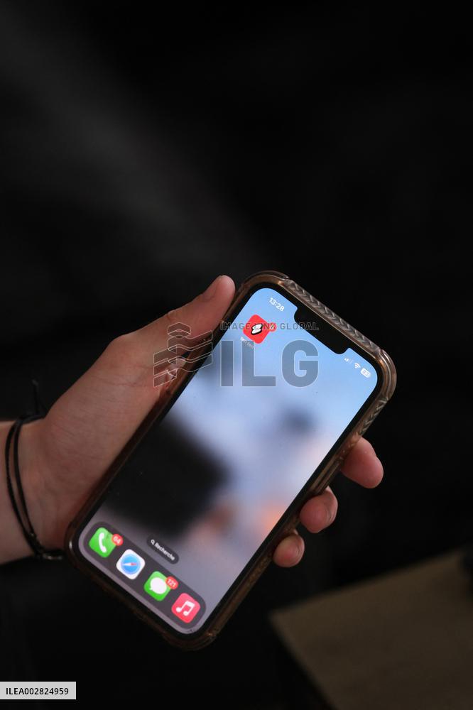 New App "Ten Ten" Worries French Government - France