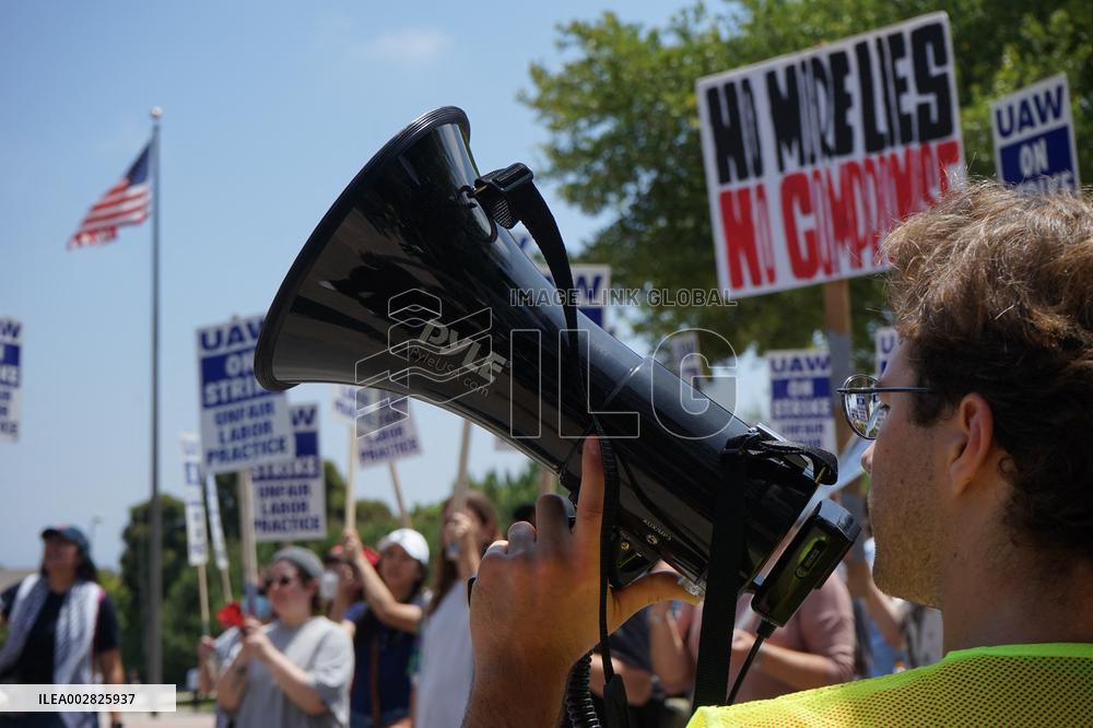 U.S.-CALIFORNIA-ORANGE COUNTY-UC IRVINE-ACADEMIC WORKERS-PROTEST