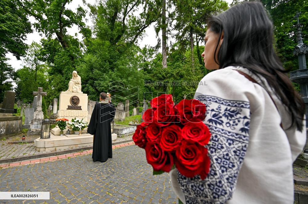 Grave of Ukrainian composer Myroslav Skoryk in Lviv