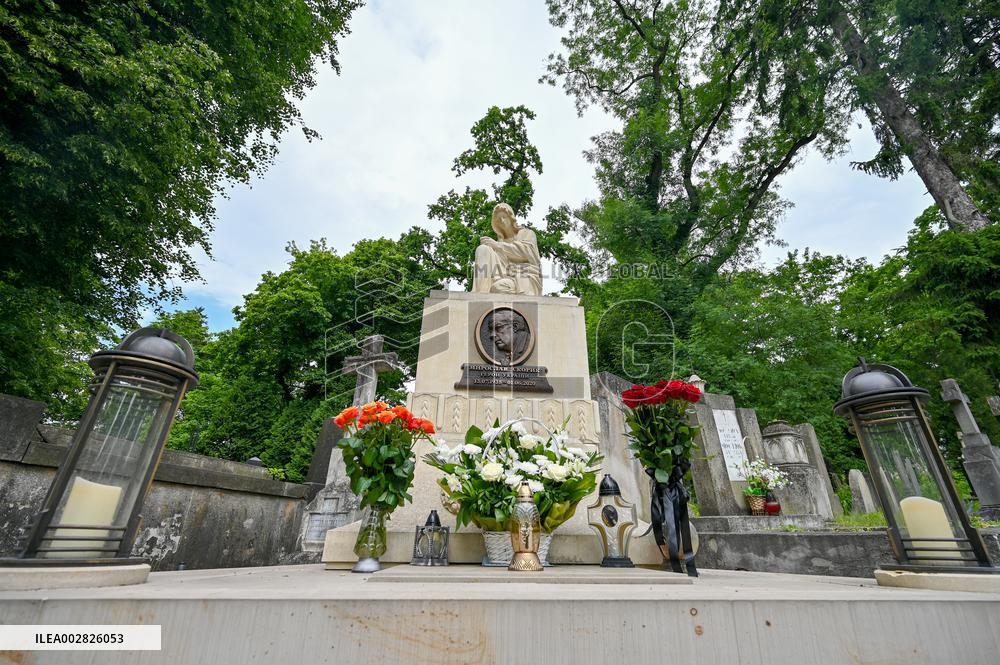 Grave of Ukrainian composer Myroslav Skoryk in Lviv