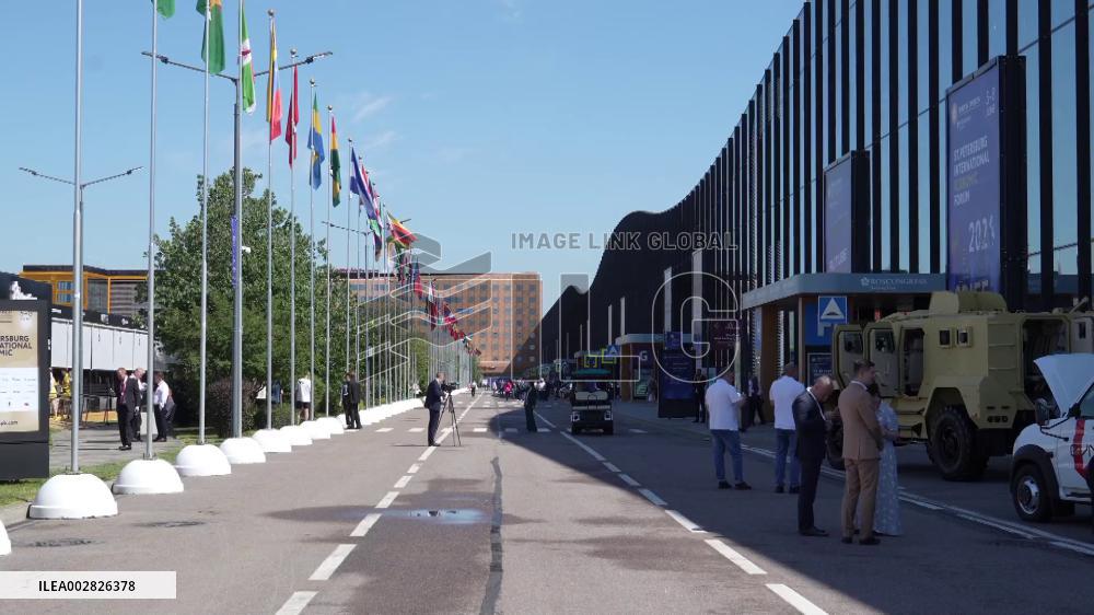 Russia's flagship forum kicks off in St. Petersburg