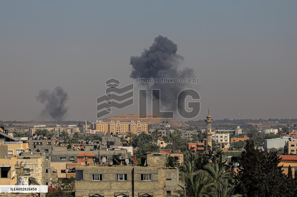 MIDEAST-GAZA-AIRSTRIKES