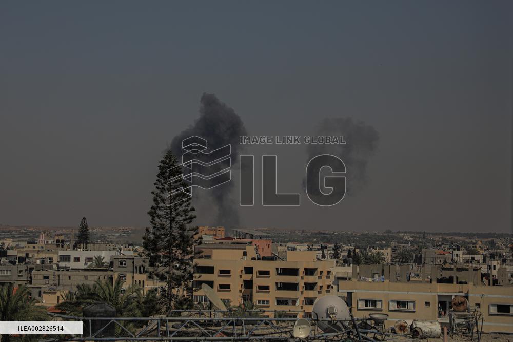 MIDEAST-GAZA-AIRSTRIKES