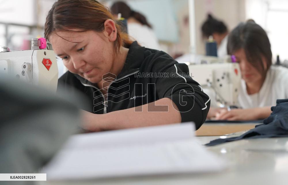 Xinhua Headlines: "Forced labor" lies bring "forced unemployment" in Xinjiang