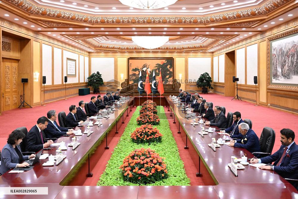 CHINA-BEIJING-XI JINPING-PAKISTANI PM-MEETING (CN)