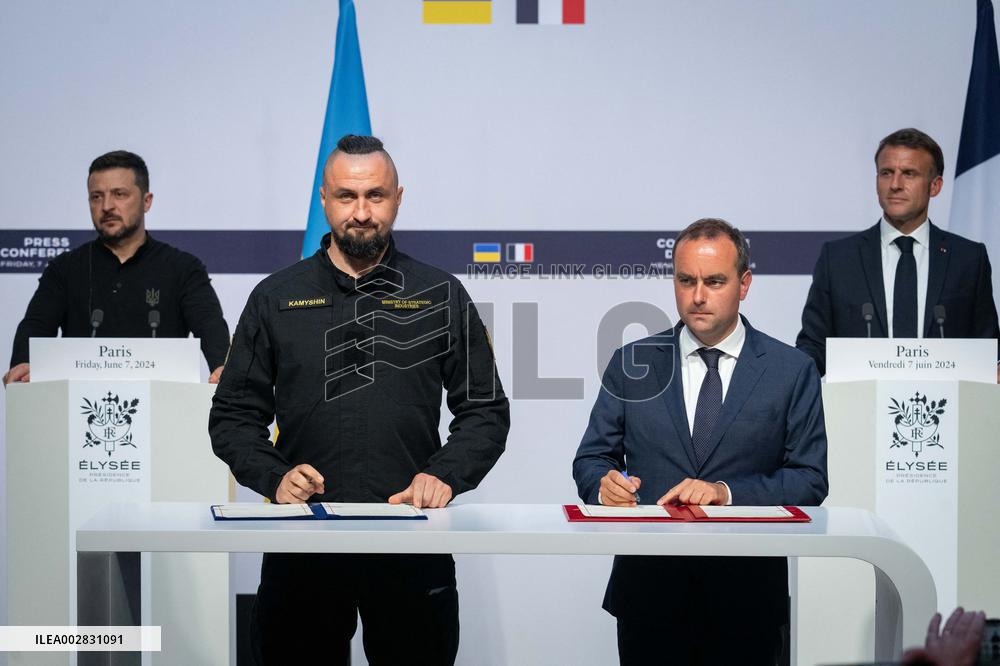 Macron and Zelensky During a Press Conference at Elysee - Paris