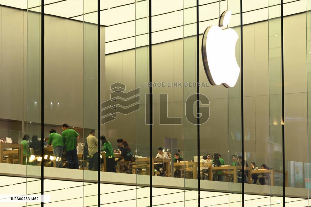 Apple Store Revenue Growth