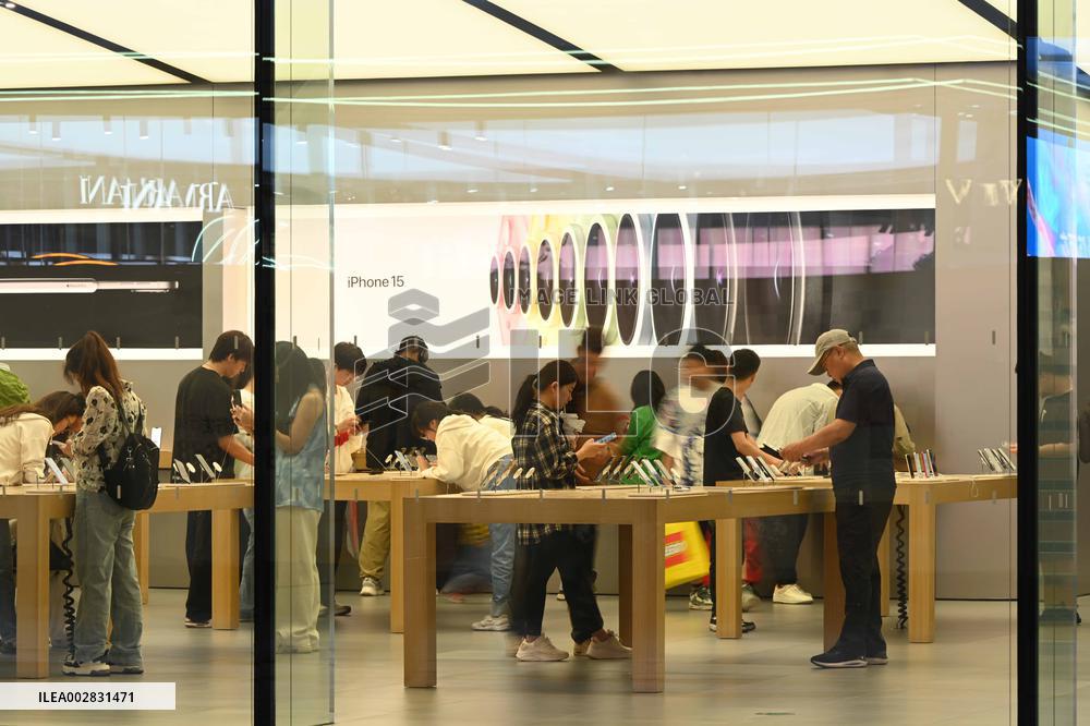 Apple Store Revenue Growth