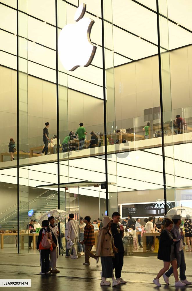 Apple Store Revenue Growth