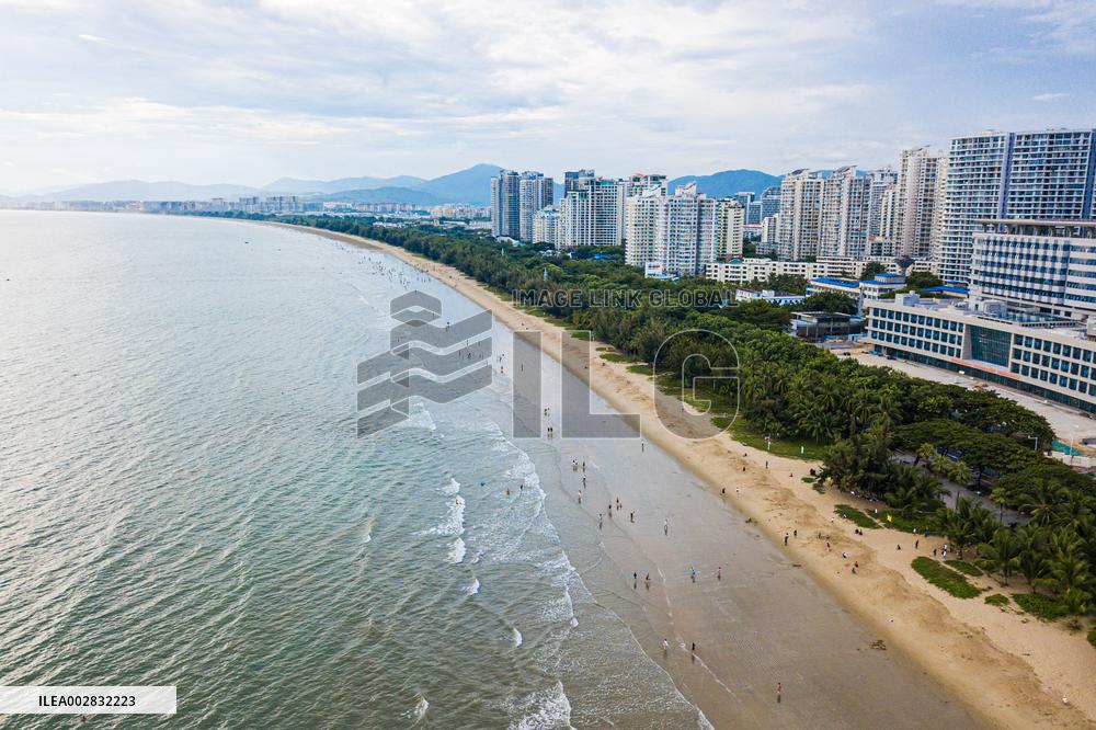 (SP)CHINA-HAINAN-SANYA-SPORTS-TOURISM-SURFING (CN)
