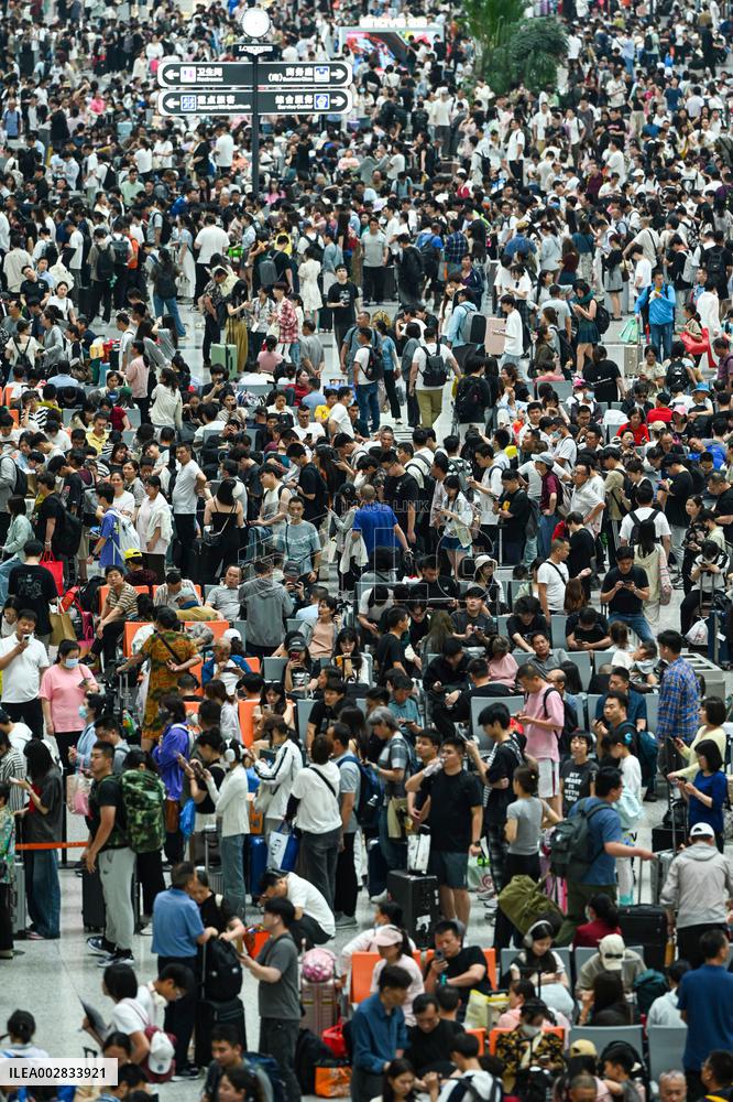 Dragon Boat Festival Holiday Travel Peak in Hangzhou