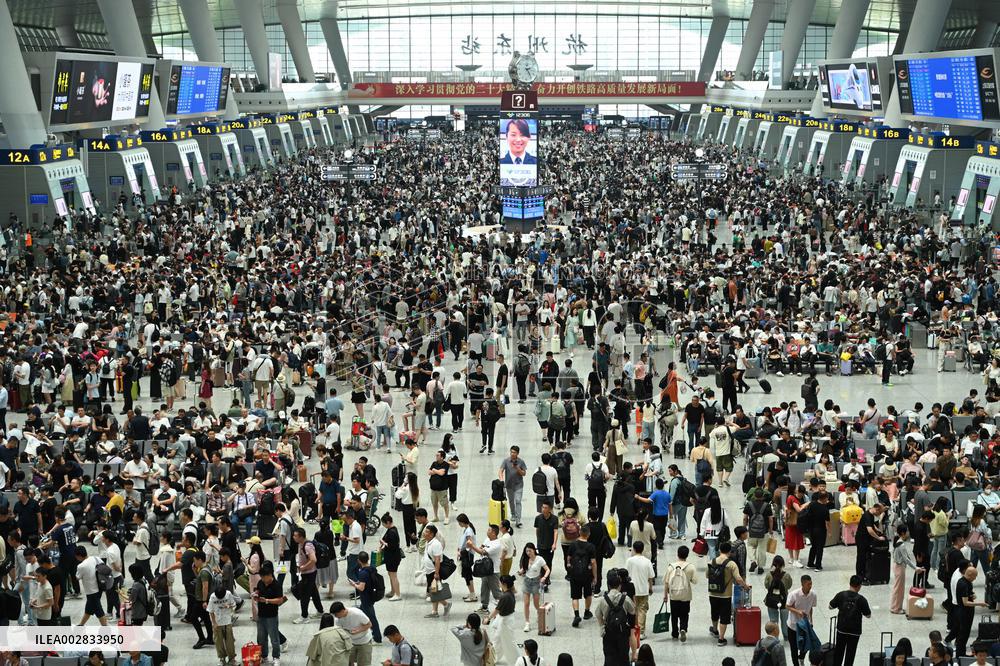 Dragon Boat Festival Holiday Travel Peak in Hangzhou