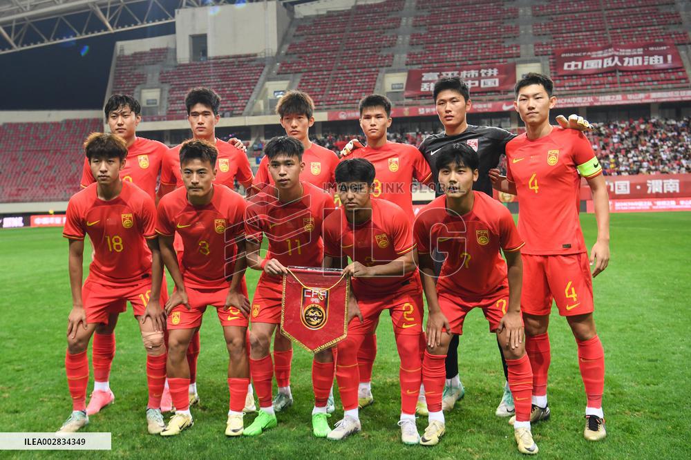 (SP)CHINA-SHAANXI-WEINAN-FOOTBALL-FRIENDLY MATCH-CHN VS UZB (CN)