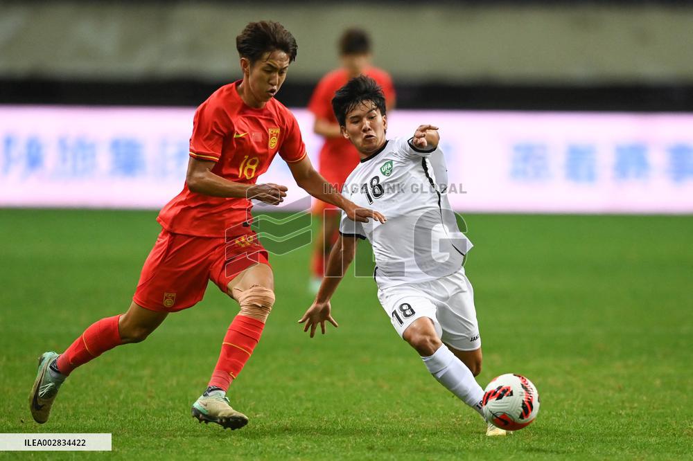 (SP)CHINA-SHAANXI-WEINAN-FOOTBALL-FRIENDLY MATCH-CHN VS UZB (CN)