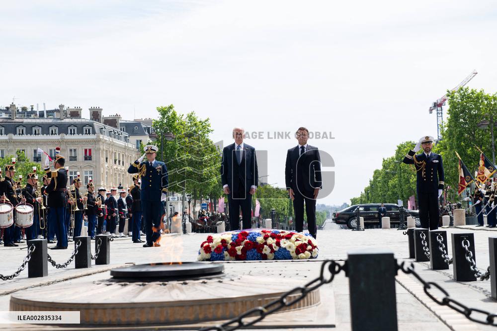 Presidents Macron And Biden At Arc de Triomphe Ceremony - Paris