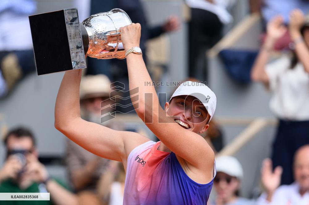 Iga Swiatek Wins Third Consecutive French Open Women's Title