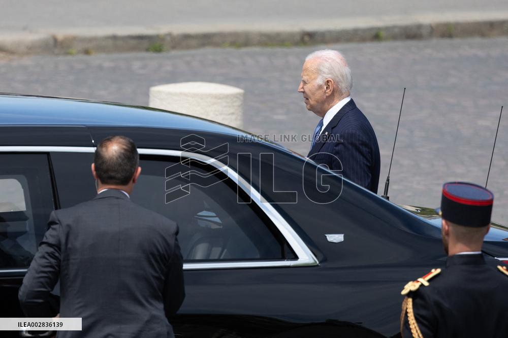 Joe Biden takes part in a Ceremony at the Arc de Triomphe - Paris