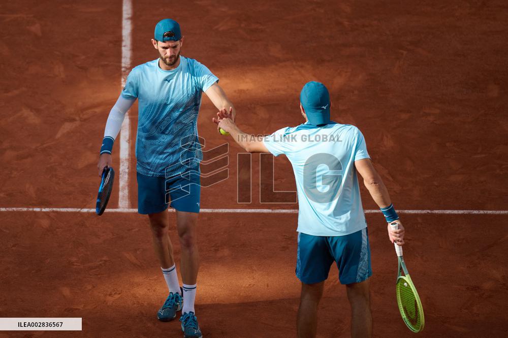 (SP)FRANCE-PARIS-TENNIS-ROLAND GARROS-FRENCH OPEN-MEN'S DOUBLES-FINAL