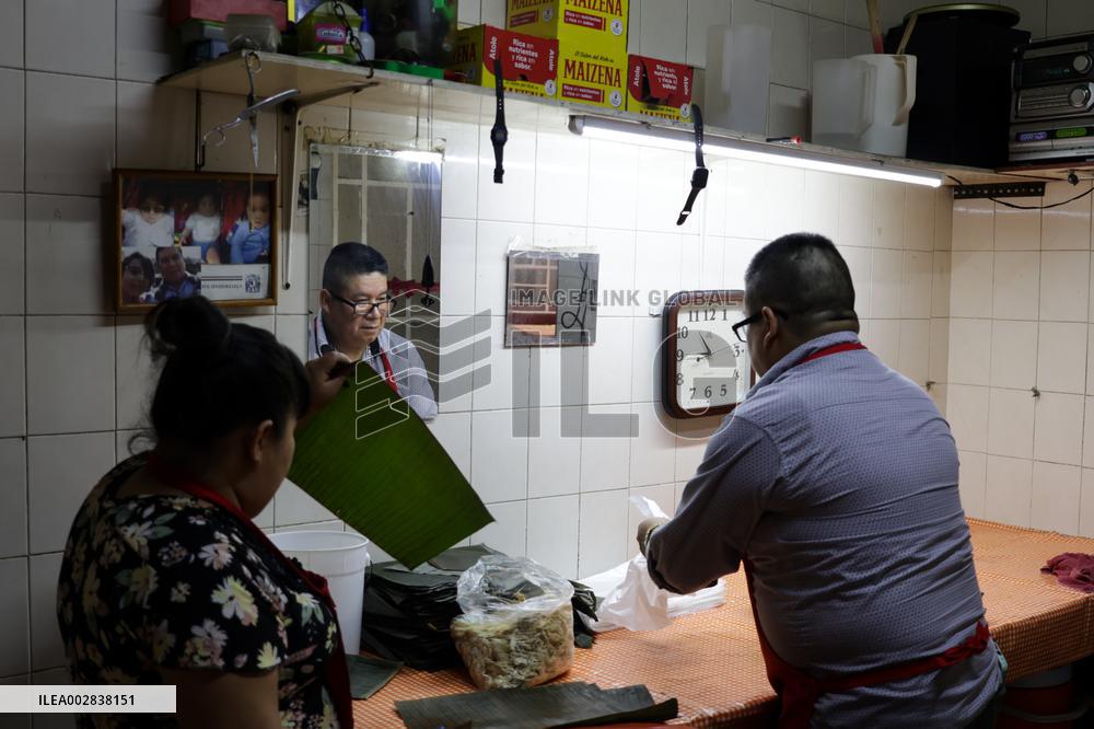 MEXICO-MEXICO CITY-DAILY LIFE-TAMALES