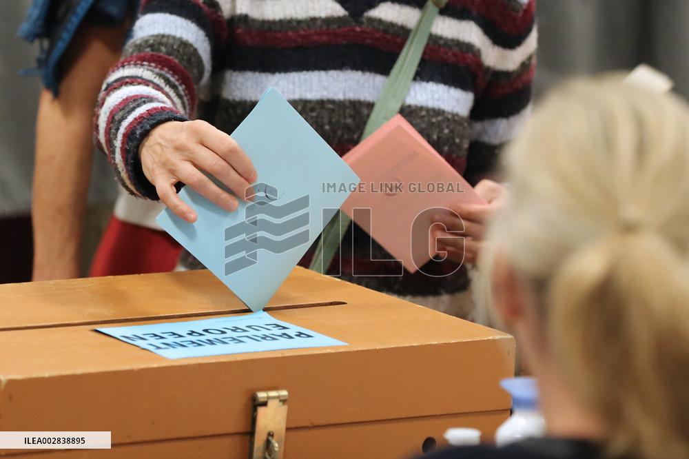 BELGIUM-WAVRE-EUROPEAN PARLIAMENT ELECTIONS-VOTING