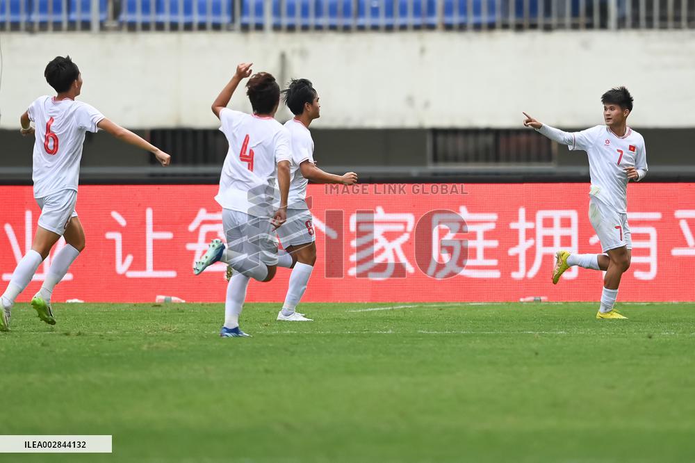 (SP)CHINA-SHAANXI-WEINAN-FOOTBALL-FRIENDLY MATCH-UZB VS VIE (CN)