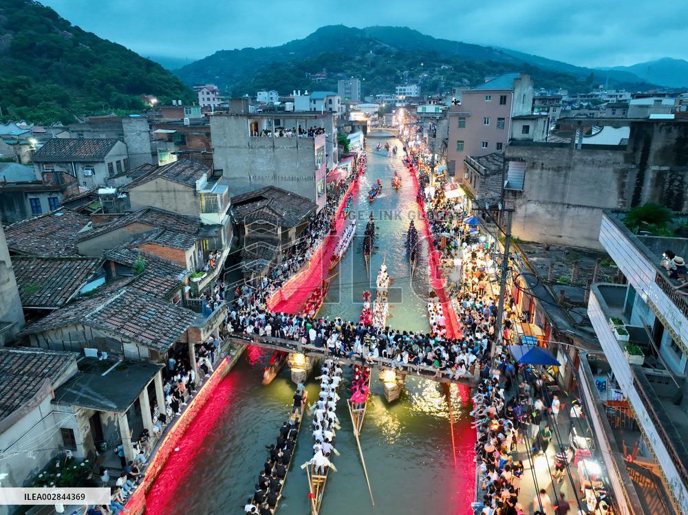 (FujianPano)CHINA-FUJIAN-FUZHOU-NIGHTTIME DRAGON BOAT RACE (CN)