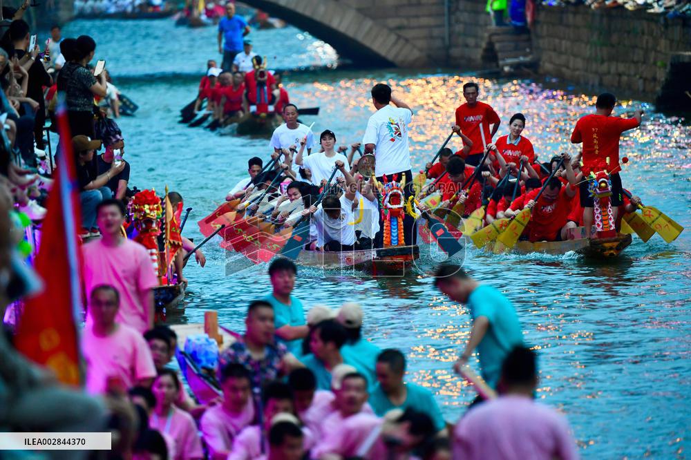 (FujianPano)CHINA-FUJIAN-FUZHOU-NIGHTTIME DRAGON BOAT RACE (CN)