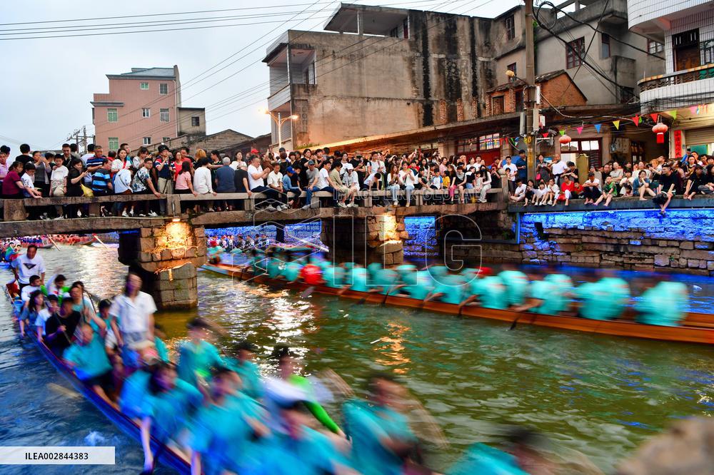 (FujianPano)CHINA-FUJIAN-FUZHOU-NIGHTTIME DRAGON BOAT RACE (CN)